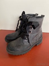 Kotníčkové boty na zip, velikost 31 - 2