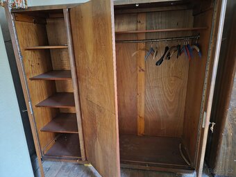 Staré skříně za odvoz - 2