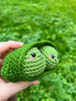 Háčkovaná hračka - hrášek - 2