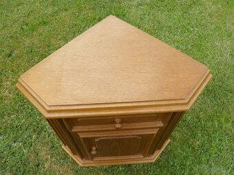 ROHOVÁ  DUBOVÁ SKŘÍNKA - 2
