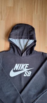 Černá mikina Nike SB vel. 158-170cm - 2