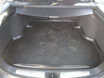 Toyota Avensis T25  2.2 d cat - 2