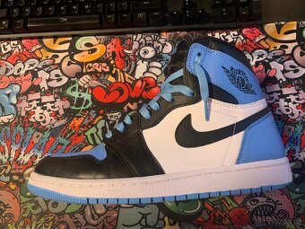 Nike Air Jordan 1 Retro High OG UNC Toe - 2