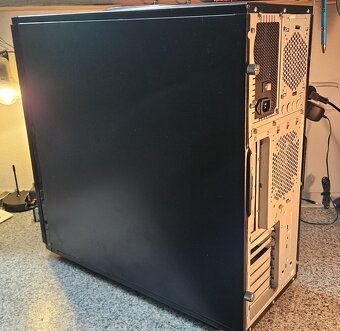 Big Tower s průhlednou bočnicí + zdroj Corsair CX750W - 2