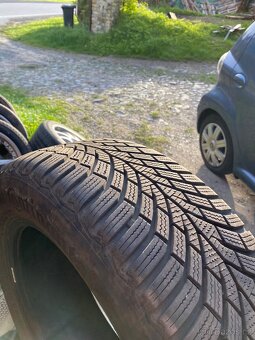 Prodám skoro nejeté zimní pneu 205/55 R16 - 2