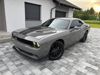 Dodge Challenger SXT PLUS - 2