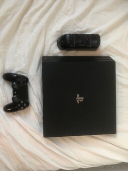 Prodám ps4 pro + nabíječka na ovladač - 2
