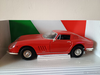 1:18 ERTL - Ferrari 275 GTB4 (1966) - 2