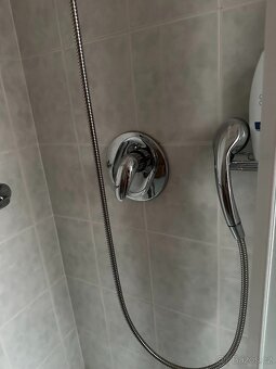 Sprchový kout RAVAK včetně vaničky a baterie - 2