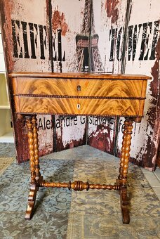 starožitný šicí pracovní stůl - 2