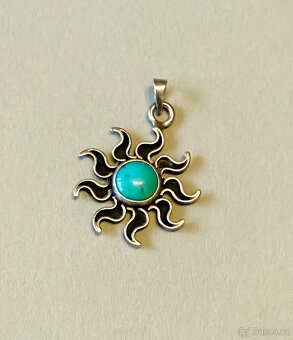 Stříbrný (Ag) přívěsek s tyrkysem – slunce, sleva 1000 Kč. - 2