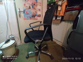 Kancelářské křeslo. - 2