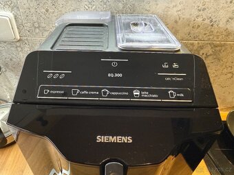 Automatický kávovar SIEMENS EQ 300 TF303E09 - 2