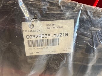 Nové čelní / přední okno Nissan Pathfinder / Navara - 2