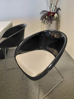 Černá lesklá židle s podsedákem - 2
