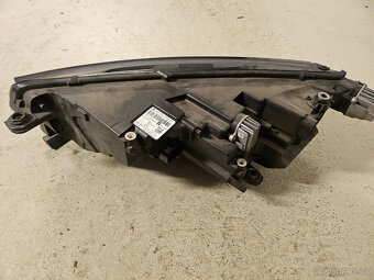 Pravý světlomet Octavia IV full LED - 2