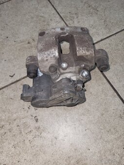 Elektrický třmen pravý mercedes c-class c220 c205 - 2