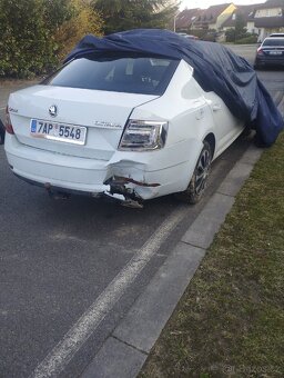 Prodej bouraneho auta - 2