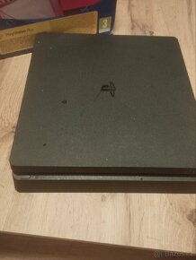 PS4 1Tb 2 ovladače+původní krabice - 2