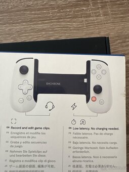 Backbone One Mobile gaming Controller - 2