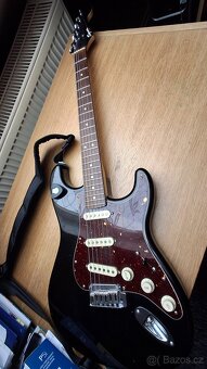 El. kytara Fender squier + pickguard - 2
