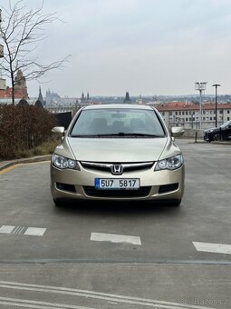 Honda Civic 8 1.8i Sedan 88tis.km jako nové - 2