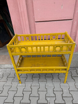 Starožitný květinový stolek žlutý - 2