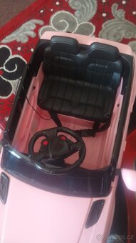 Dětské elektrické autíčko - 2