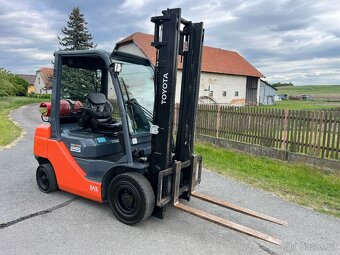Vysokozdvyžný vozík Toyota 25, rok 2018 - 2
