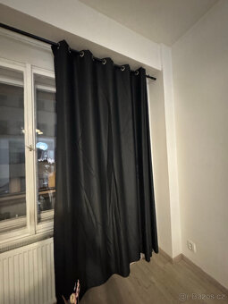 2ks zatěmňovací závěsy, asi IKEA HILLEBORG, dlouhé - 2