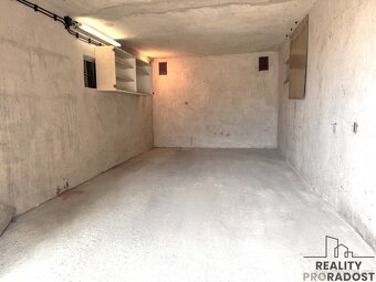 Prodej garáže 19 m² s elektřinou – Hodonín, ul. Dolní (lokal - 2