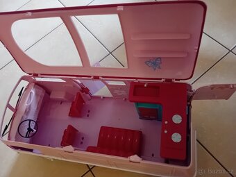 Karavan pro Barbie + oblečky +Ken - 2