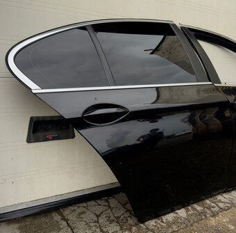 BMW 5, F10 práve přední & pravé zadní dveře KOMPLETNE - 2