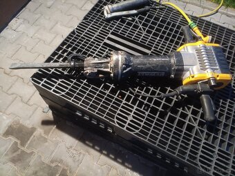 Bouraci kladivo Dewalt - 2