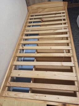 Postel z masivu s výsuvným lůžkem a úložným prostorem - 2