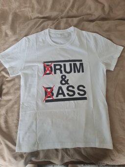 DnB triko velikost S/M - 2