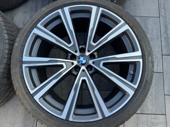 Originál alu kola Bmw Styling 746 G05 G06 R22 - 2