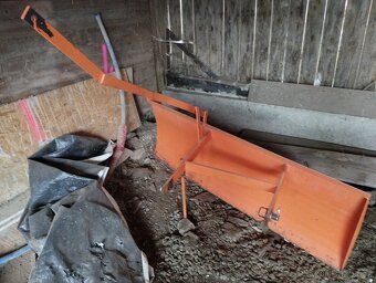 Prodám traktůrek - 2