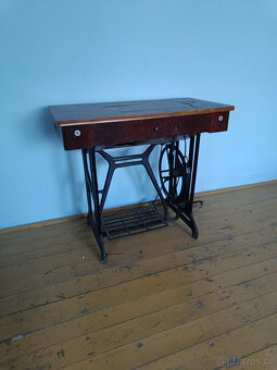 Šicí stroj Zetina - 2