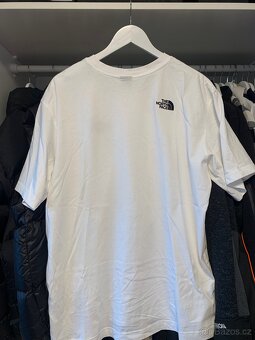 The North Face Oversize L Essential tričko - 2