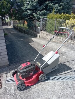 Prodám čtyřtaktní sekačku v záruce - 2