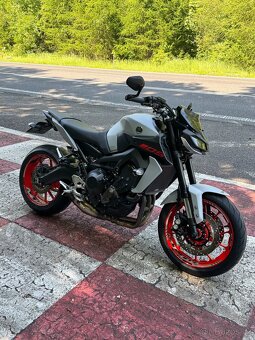 Yamaha MT 09 - 2