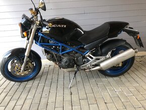 Ducati Monster 900 - 2