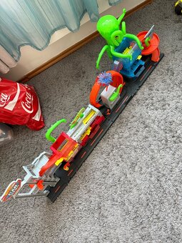 Hot wheels chobotnice myčka - 2