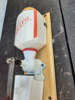 Nástěnný mlýnek na kávu - 2