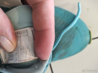 prodám dětské běžecké boty Kalenji-vel.36. Cena 100kč - 2