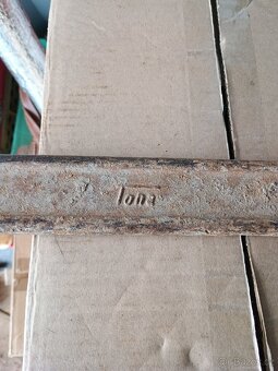 Stranový klíč Tona 70/65 plochá hlava

 - 2