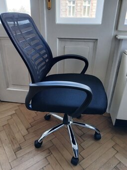 Kancelářská kolečková židle - 2