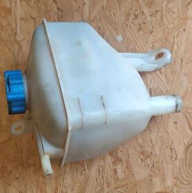 Škoda Felicia MPI  vyrovnávací nádobka - 2