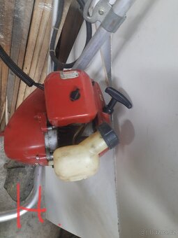 Prodám křovinořezy,pravítko,vozíky - 2